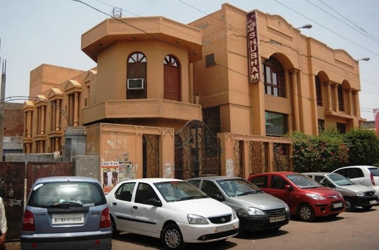 Hotel The Shubham Vrindāvan Extérieur photo