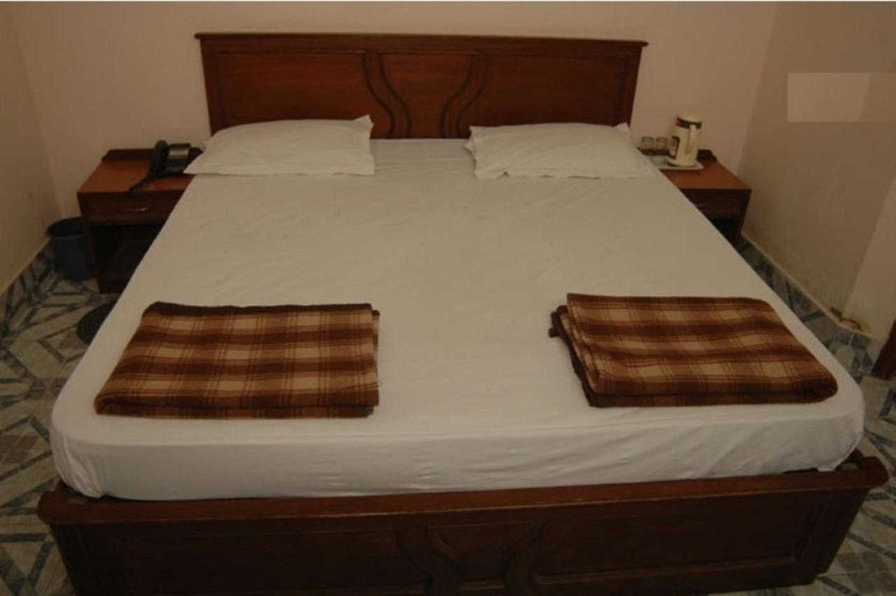Hotel The Shubham Vrindāvan Extérieur photo